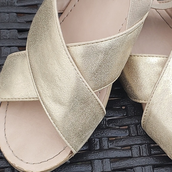 Summer golden sandals - Picture 4 of 4